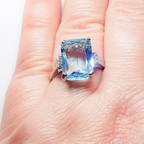 Silver Aquamarine Sapphire Rectangle Gemstone Ring - Picture 5 of 5
